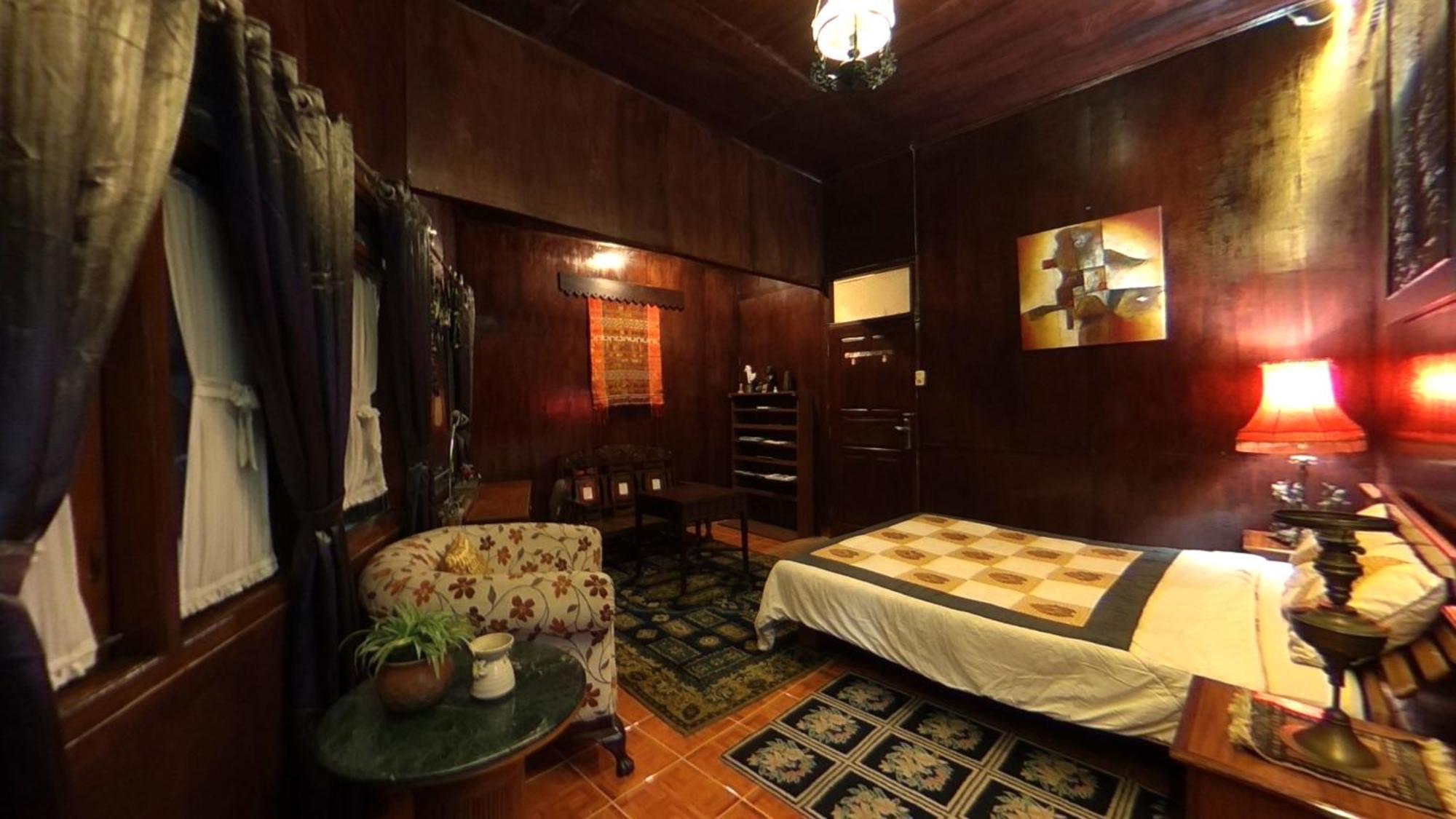 Badjoeri Ethnic Wooden Homestay باندونج الغرفة الصورة